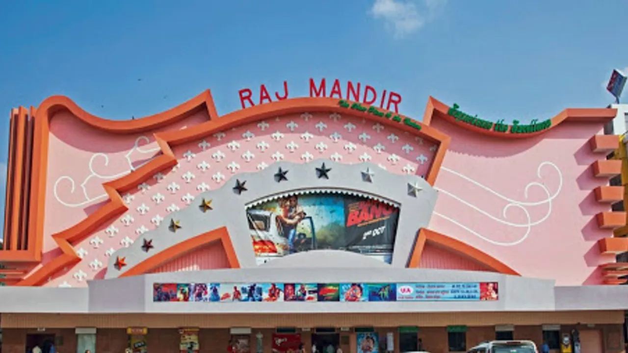 Raj Mandir Cinema, Timings, History, Travel Guide & How to reach