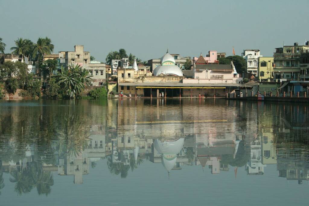 Tarakeshwar Temple West Bengal Pond