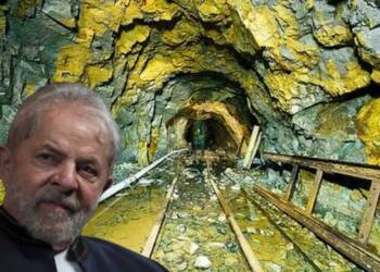 Lula prepares the coffins of illegal miners in Amazon