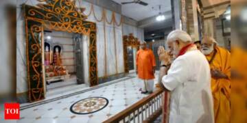 Modi ji at Tulsi Manas Mandir