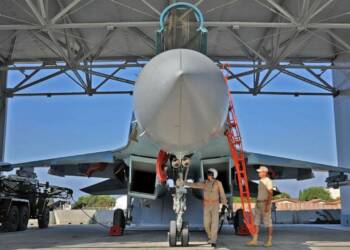 Ukrainian soldiers have stopped fighting and have started praising Russian Su-35 fighter jets