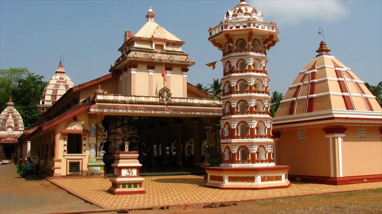 Ponda Shantadurga Temple entrance 