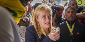 Italian farmers thrash the hell out of EU’s Vice President preaching green-activism