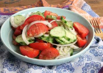 Health Benefits of Tomato Cucumber Salad