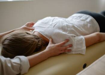 Jooble explores how to become a travel massage therapist