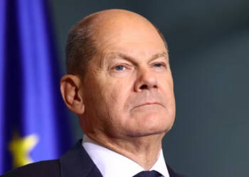 German Chancellor wants to save his chair at any cost