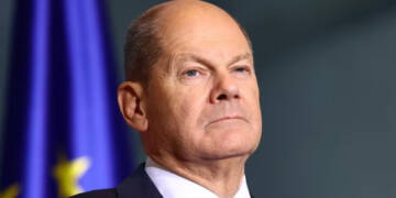 German Chancellor wants to save his chair at any cost