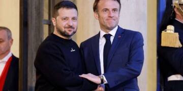 Zelensky to sign a deal with Macron