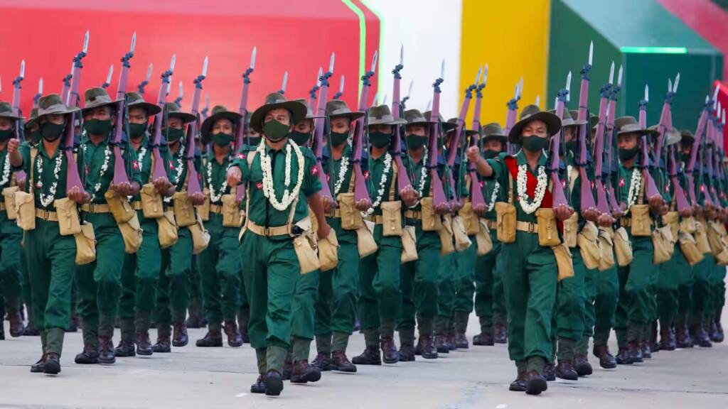 Myanmar's military wants to supplement its depleted forces through a draft targeting the general public. © Reuters