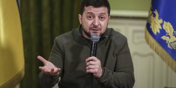 Ukraine INITIATING a new counteroffensive ON PAPER