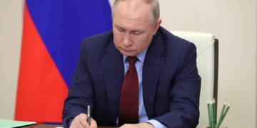 Putin Explains the Collapse of Peace Talks with Ukraine