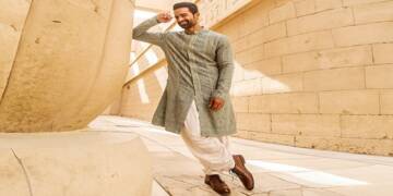 Look all Festive and Glam with Embroidery Kurta for Men