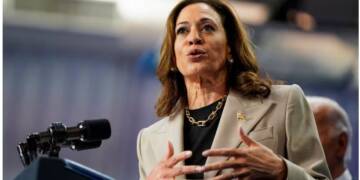 Kamala Harris Energizes Indian American Youth for 2024!