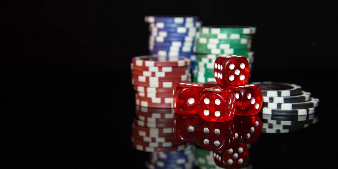The Pros and Cons of Using Mobile Casino Gaming Apps