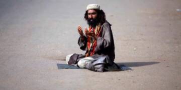Saudi Arabia issues strong warning to Pakistan for sending beggars in the name of pilgrims