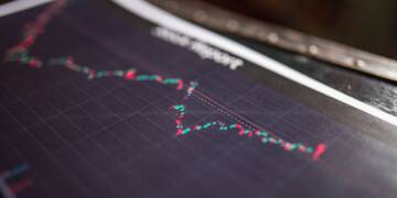 Hedge Fund vs Prop Firm: How Do They Make Money