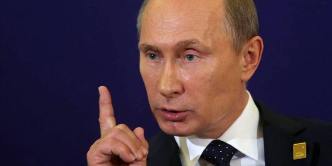 Putin threatens Ukraine with destruction