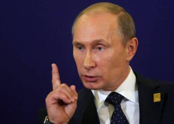 Putin threatens Ukraine with destruction