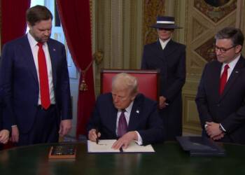 Trump on the charge, stops all aid to Ukraine