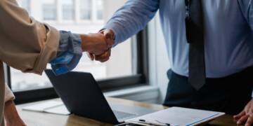 The Legal Process Explained: How Settlement Agreement Solicitors Assist You