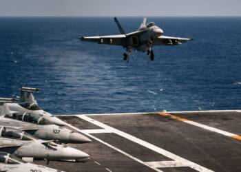 US's F/A-18E Super Hornet Lost at Sea in Houthi Missile Attack