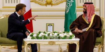 France and Saudi Arabia Seek to Disarm Hamas