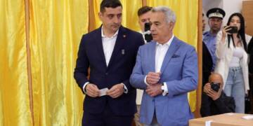 Romania’s Simion accuses Macron of dictatorial tendencies and interfering in Romanian elections