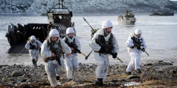 UK pushes military presence in the Arctic provokes Russia