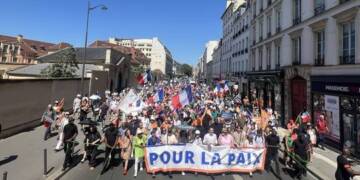 “Return the money Zelensky”, Mass protests in Paris demand end of France military aid for Ukraine, calls to exit NATO