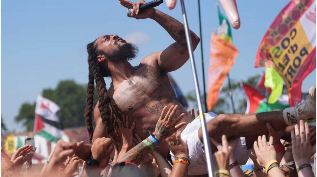 Global Backlash Erupts Over Glastonbury’s ‘Death to IDF’ Chant (Picture Credit: Le Monde)