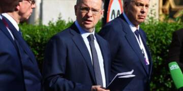 Medinsky: Russia to Transfer 6,000 Bodies to Ukraine, Prisoner Exchange Planned