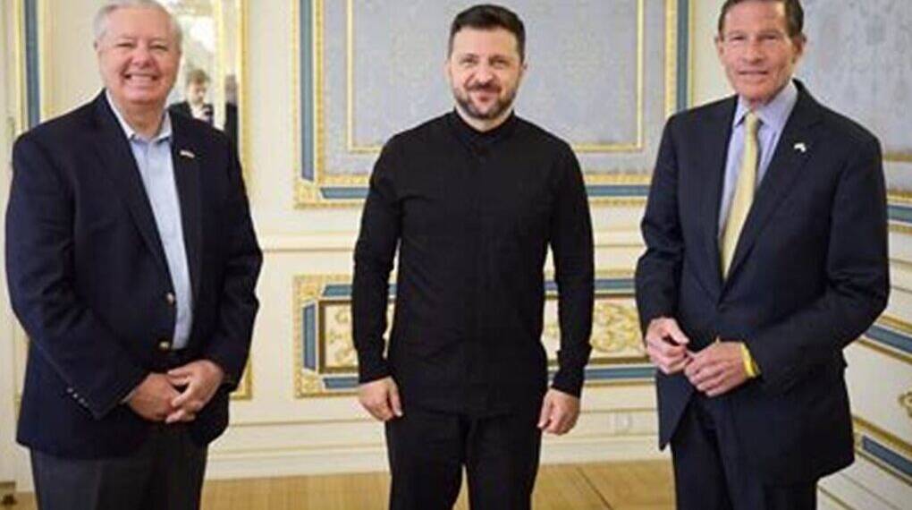 Graham and Blumenthal meet Zelensky in Kyiv while US debates sanctions and Moscow delays peace proposal