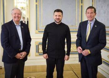 Graham and Blumenthal meet Zelensky in Kyiv while US debates sanctions and Moscow delays peace proposal