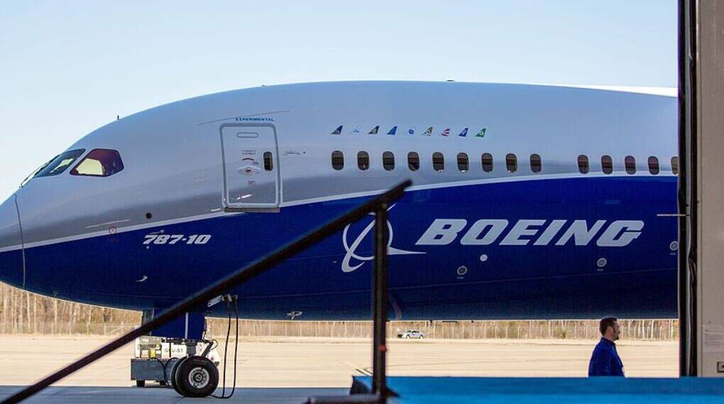 Oneindia18h Air India Boeing 787 Dreamliner Crash Explained