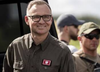 Poland Threatens to Shut Down Key NATO Arms Route to Ukraine Amid Tensions (Photo credit: Bloomberg)