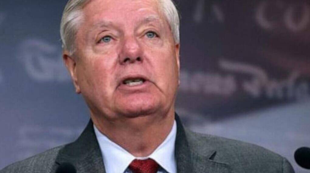 Trump May Impose 100% Tariffs on Nations Buying Russian Oil, Warns Senator Lindsey Graham