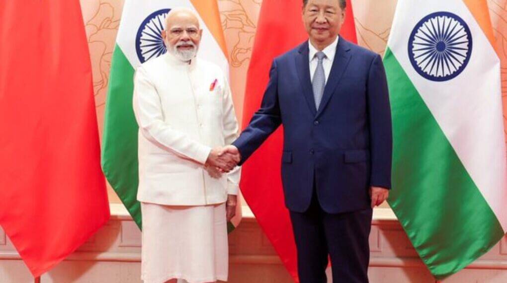 “Dragon and Elephant Must Walk Together,” Xi Tells Modi at SCO Summit