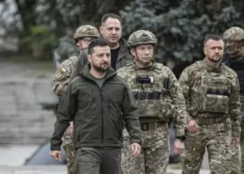 Will Zelensky allow Ukraine to wave the white flag? Protests in Kiev as Ukrainian military commander admits Russian superiority