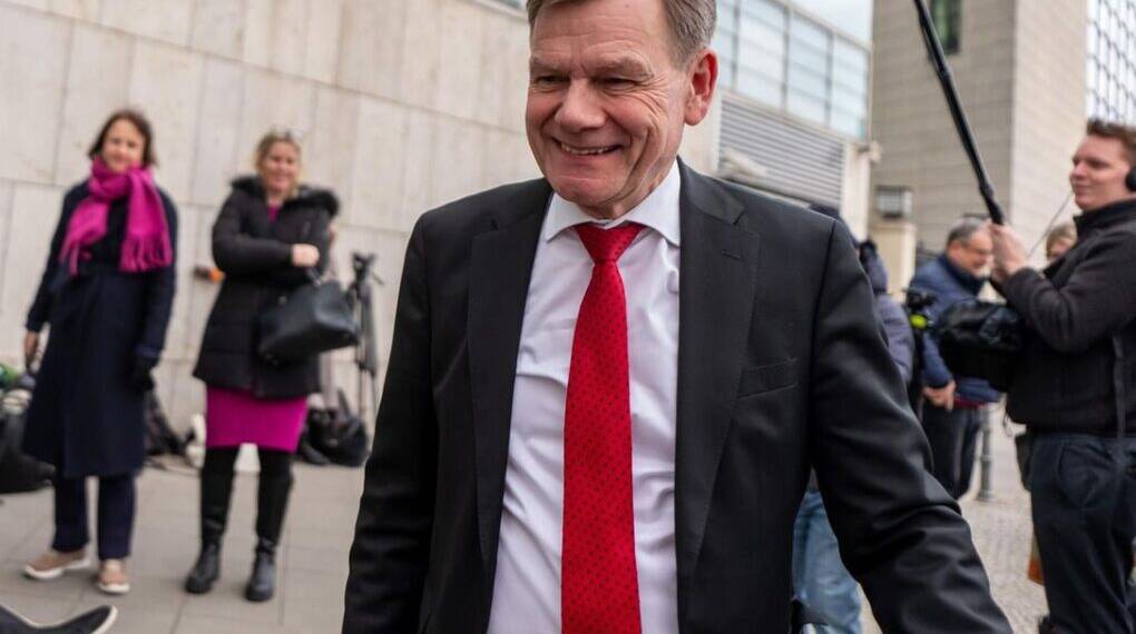 Germany’s Foreign Minister Johann Wadephul cancels his planned visit to China after reports that no senior Chinese officials were willing to meet him, exposing deepening diplomatic tensions between Berlin and Beijing amid shifting global alliances and economic rivalries.