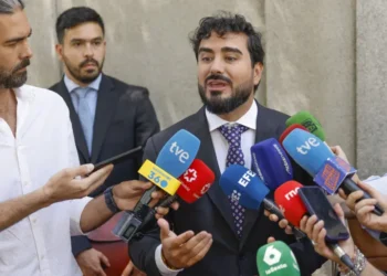 Anti‑EU Influencer in Spain unveils New Right‑Wing Party, Calls to cut off support for Ukraine, begin mass deportations