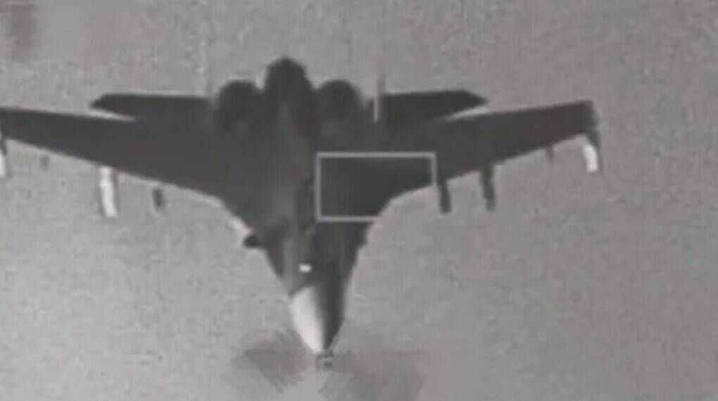 U.S.-Supplied F-16V “Viper” Quietly Tracks Chinese J-16 Amid PLA’s Taiwan Blockade Drills