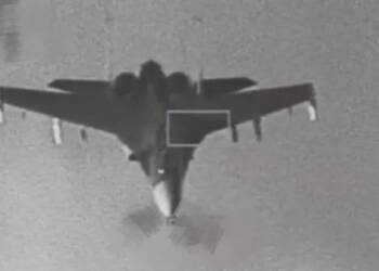 U.S.-Supplied F-16V “Viper” Quietly Tracks Chinese J-16 Amid PLA’s Taiwan Blockade Drills