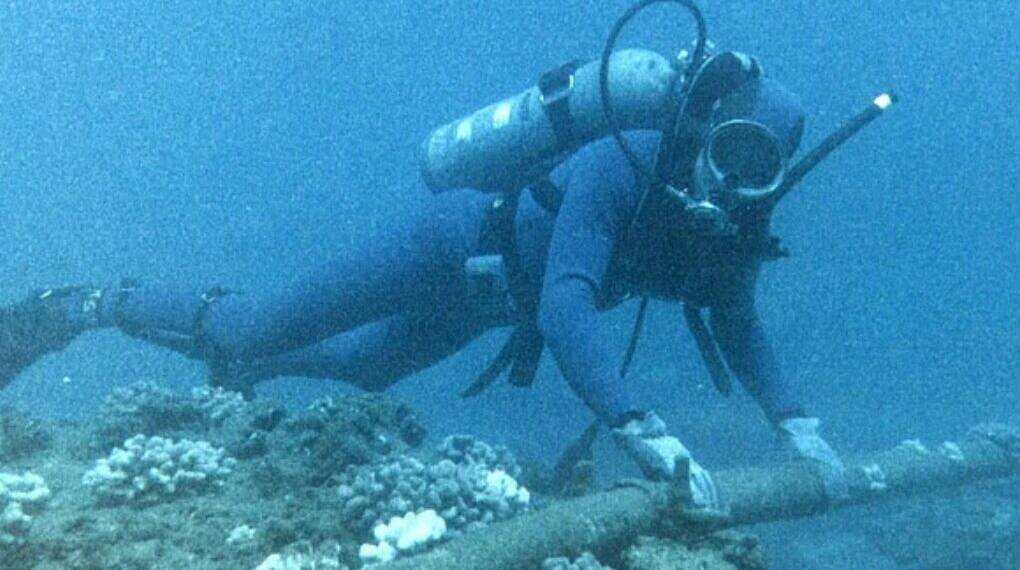 As Iran Threatens Cables, Starlink Gains—Is Satellite Internet the Future?