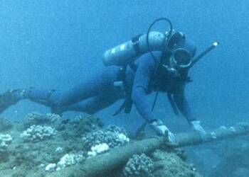 As Iran Threatens Cables, Starlink Gains—Is Satellite Internet the Future?