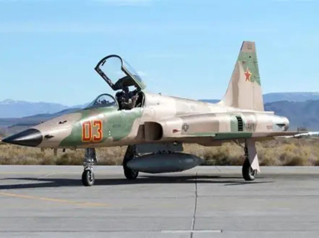 How Iran's "Top Gun" Vintage F-5 Jet bombed a US Base in Kuwait in a real war? Reports
