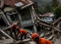 Indonesia Earthquake: Flores Death Toll Rises to 38 as Rescuers Dig Through Rubble